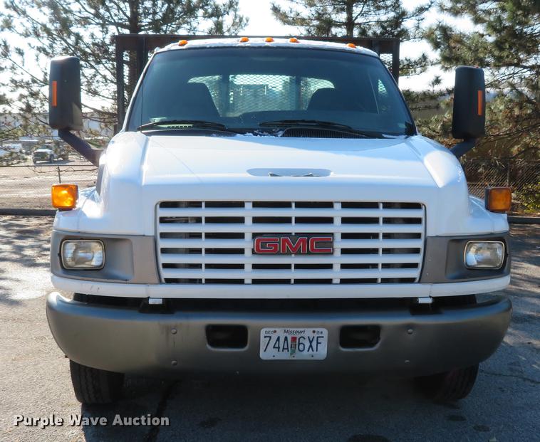 image for item DE5048 2007 GMC C5500 flatbed truck