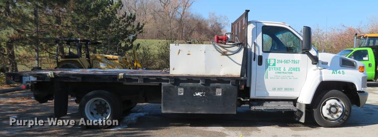 image for item DE5048 2007 GMC C5500 flatbed truck