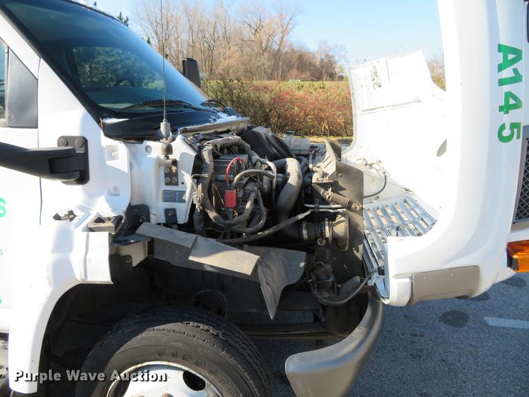 image for item DE5048 2007 GMC C5500 flatbed truck