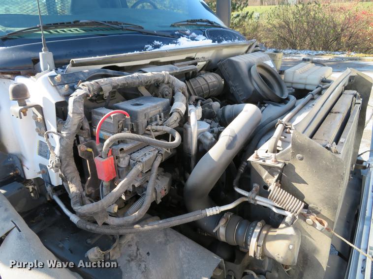 image for item DE5048 2007 GMC C5500 flatbed truck