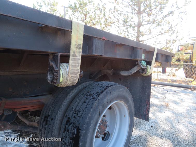 image for item DE5048 2007 GMC C5500 flatbed truck