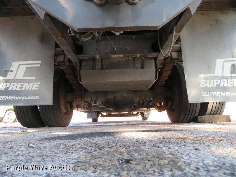 image for item DE5048 2007 GMC C5500 flatbed truck