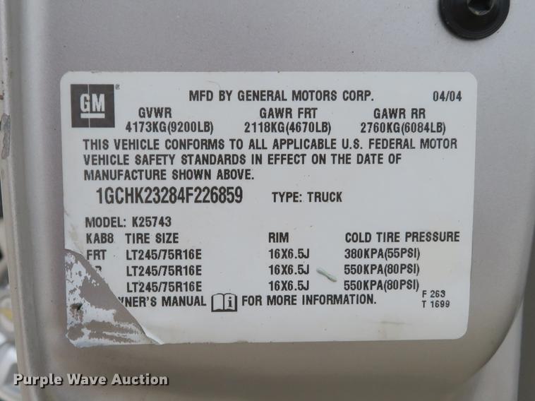 image for item DE5055 2004 Chevrolet Silverado 2500HD LT Crew Cab pickup truck