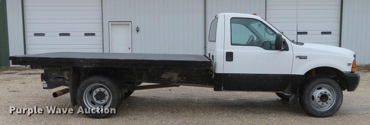 image for item DE5056 1999 Ford F450 Super Duty flatbed truck