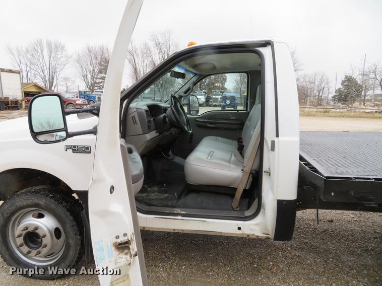 image for item DE5056 1999 Ford F450 Super Duty flatbed truck