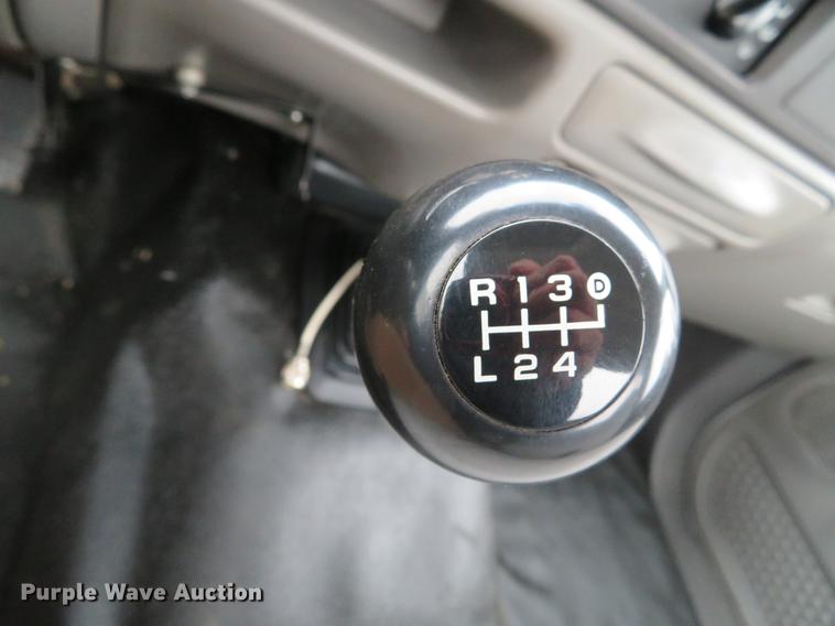 image for item DE5056 1999 Ford F450 Super Duty flatbed truck