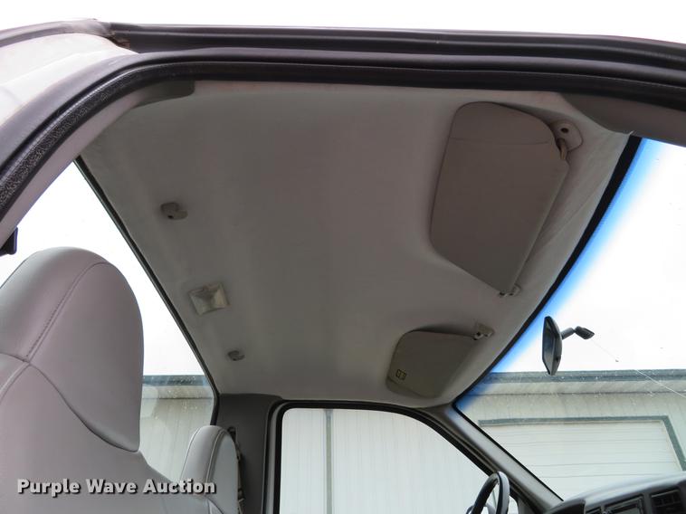 image for item DE5056 1999 Ford F450 Super Duty flatbed truck