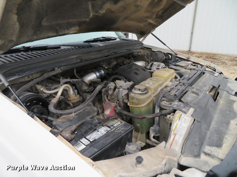 image for item DE5056 1999 Ford F450 Super Duty flatbed truck