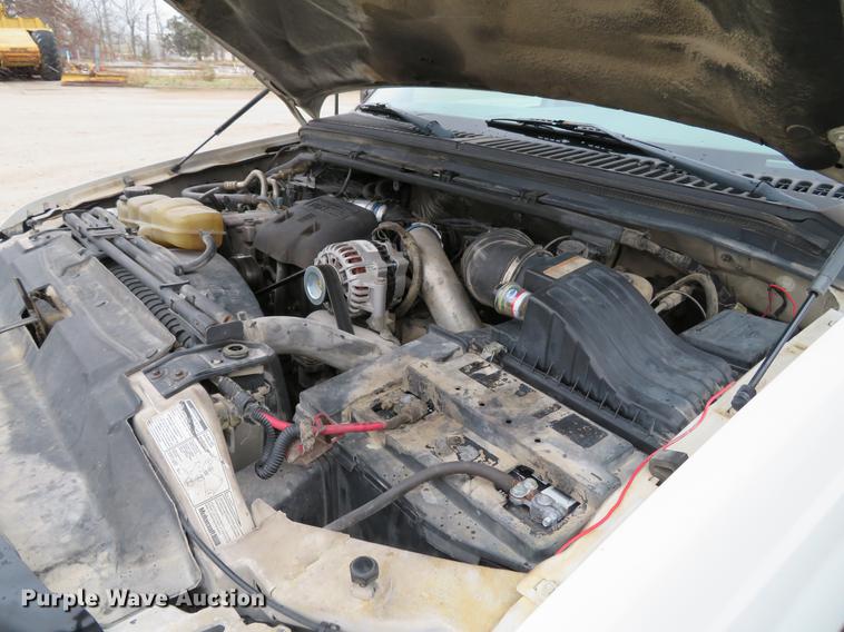 image for item DE5056 1999 Ford F450 Super Duty flatbed truck