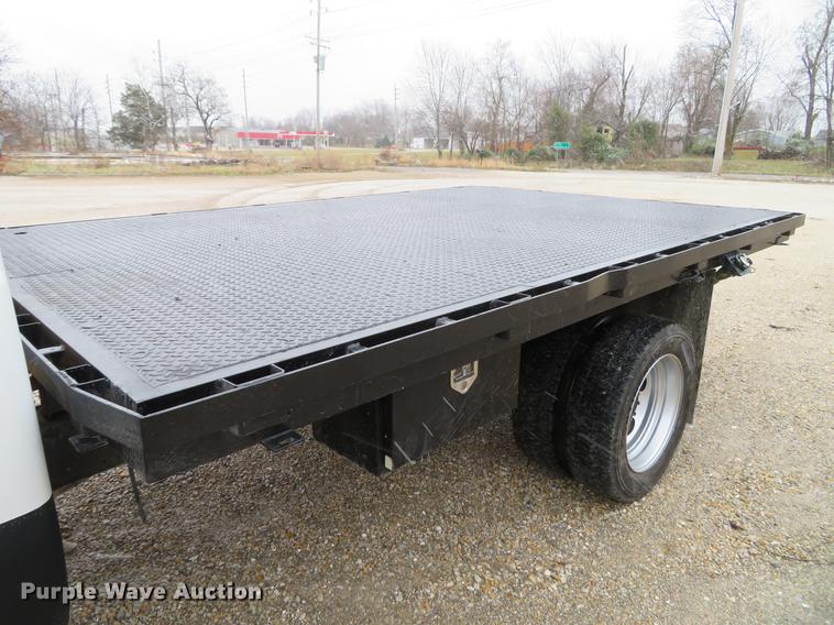 image for item DE5056 1999 Ford F450 Super Duty flatbed truck