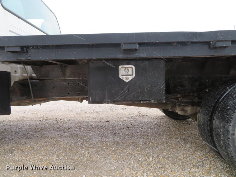 image for item DE5056 1999 Ford F450 Super Duty flatbed truck
