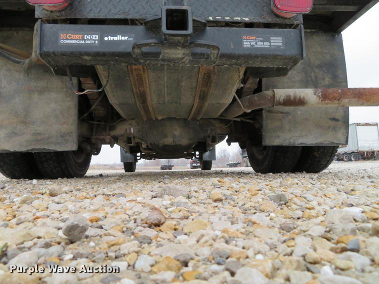 image for item DE5056 1999 Ford F450 Super Duty flatbed truck