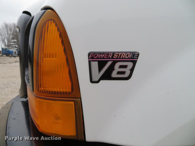 image for item DE5056 1999 Ford F450 Super Duty flatbed truck