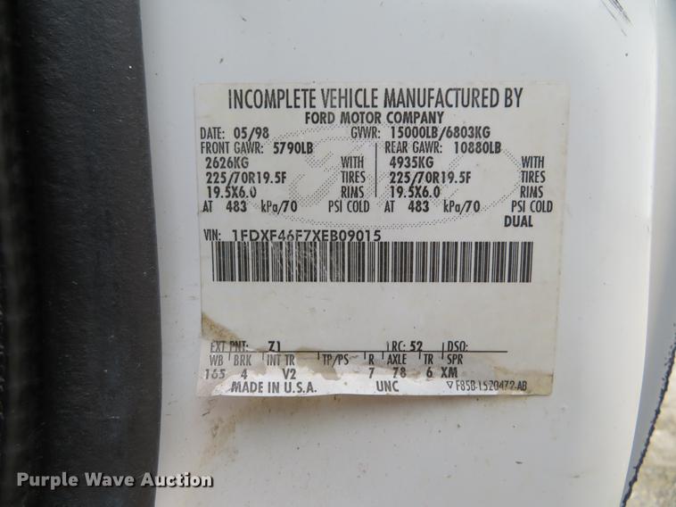 image for item DE5056 1999 Ford F450 Super Duty flatbed truck