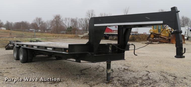 image for item DE5057 1990 JT equipment trailer