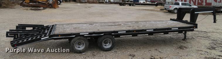 image for item DE5057 1990 JT equipment trailer