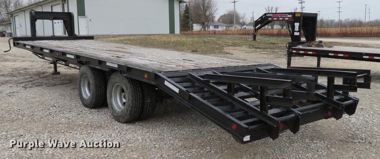 image for item DE5057 1990 JT equipment trailer