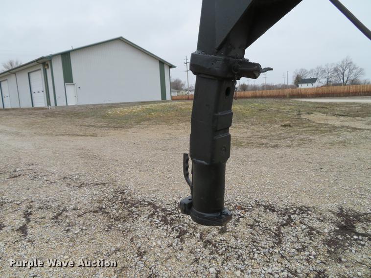 image for item DE5057 1990 JT equipment trailer