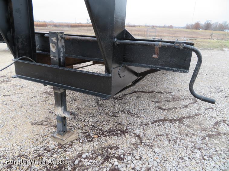 image for item DE5057 1990 JT equipment trailer