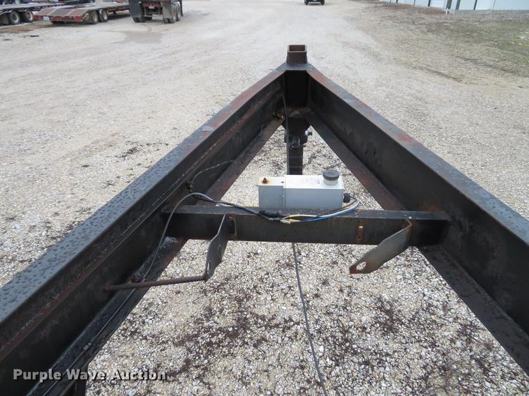 image for item DE5057 1990 JT equipment trailer