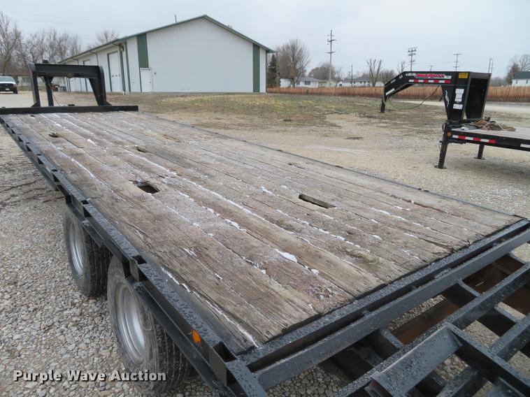 image for item DE5057 1990 JT equipment trailer