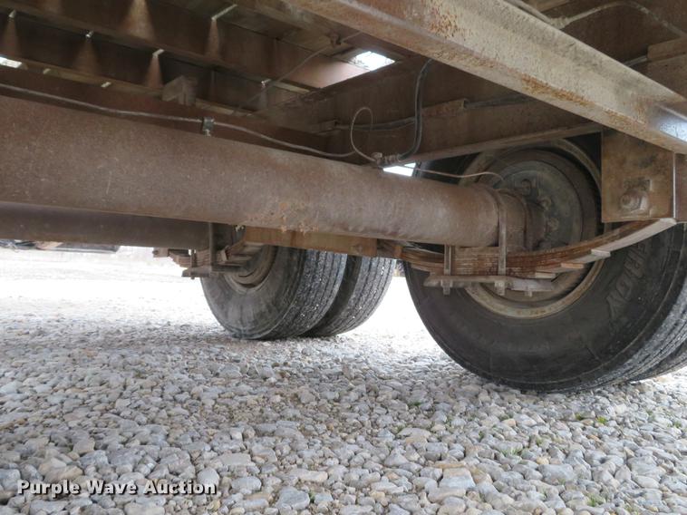 image for item DE5057 1990 JT equipment trailer