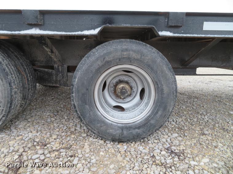 image for item DE5057 1990 JT equipment trailer