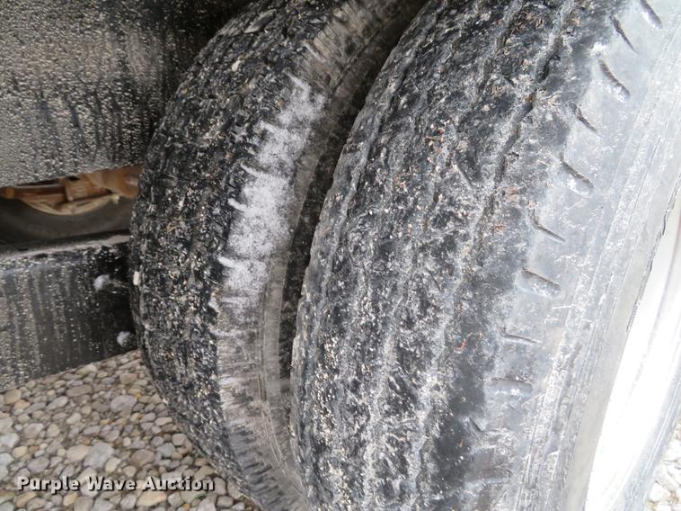 image for item DE5057 1990 JT equipment trailer