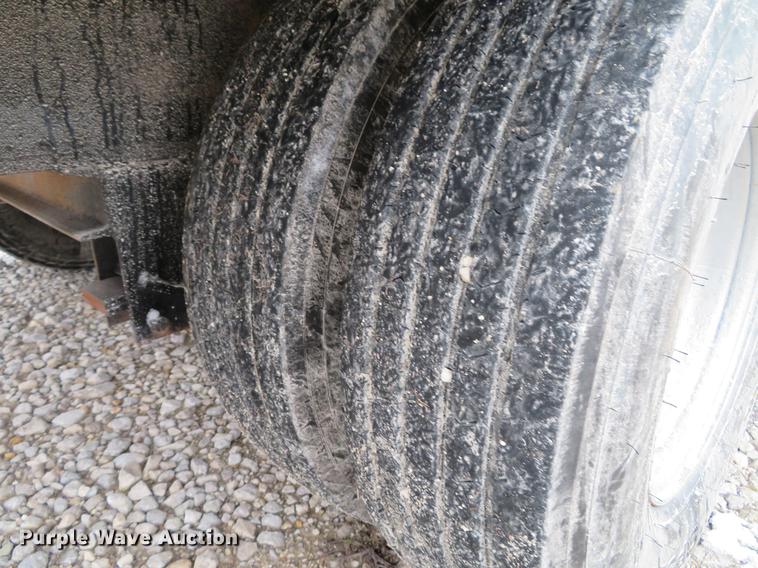 image for item DE5057 1990 JT equipment trailer