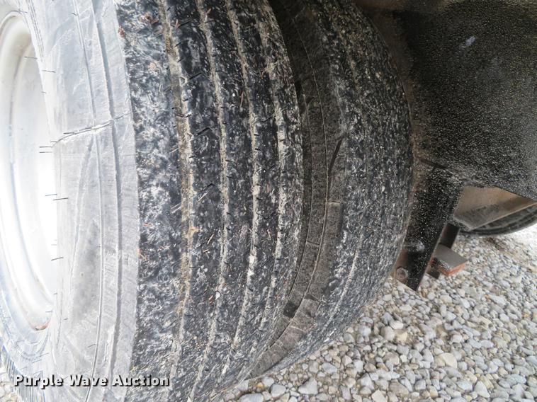 image for item DE5057 1990 JT equipment trailer