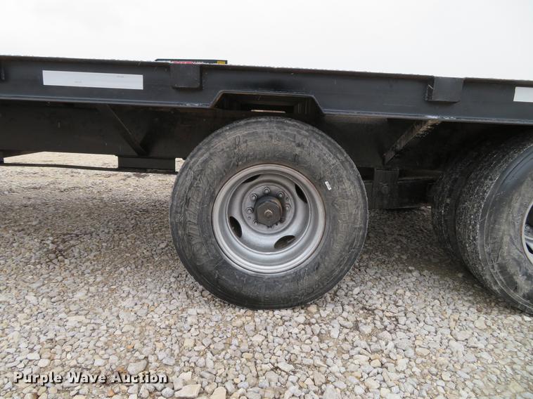 image for item DE5057 1990 JT equipment trailer