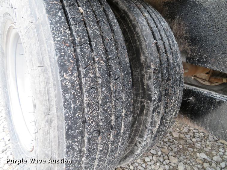 image for item DE5057 1990 JT equipment trailer