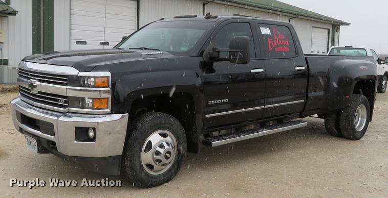 image for item DE5059 2015 Chevrolet Silverado 3500HD LTZ Crew Cab pickup truck