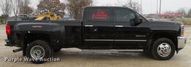 image for item DE5059 2015 Chevrolet Silverado 3500HD LTZ Crew Cab pickup truck
