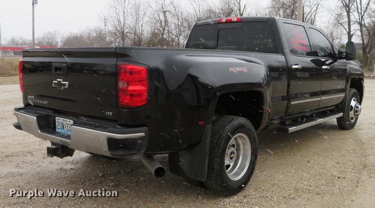 image for item DE5059 2015 Chevrolet Silverado 3500HD LTZ Crew Cab pickup truck