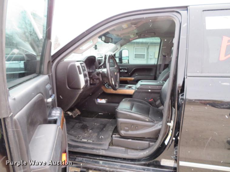 image for item DE5059 2015 Chevrolet Silverado 3500HD LTZ Crew Cab pickup truck