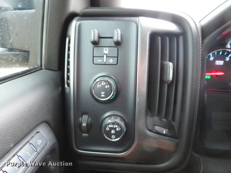 image for item DE5059 2015 Chevrolet Silverado 3500HD LTZ Crew Cab pickup truck