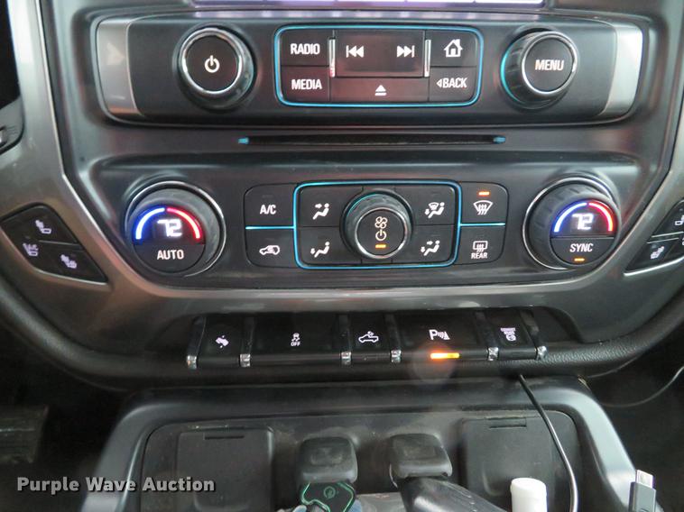 image for item DE5059 2015 Chevrolet Silverado 3500HD LTZ Crew Cab pickup truck