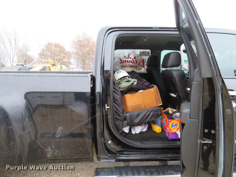 image for item DE5059 2015 Chevrolet Silverado 3500HD LTZ Crew Cab pickup truck