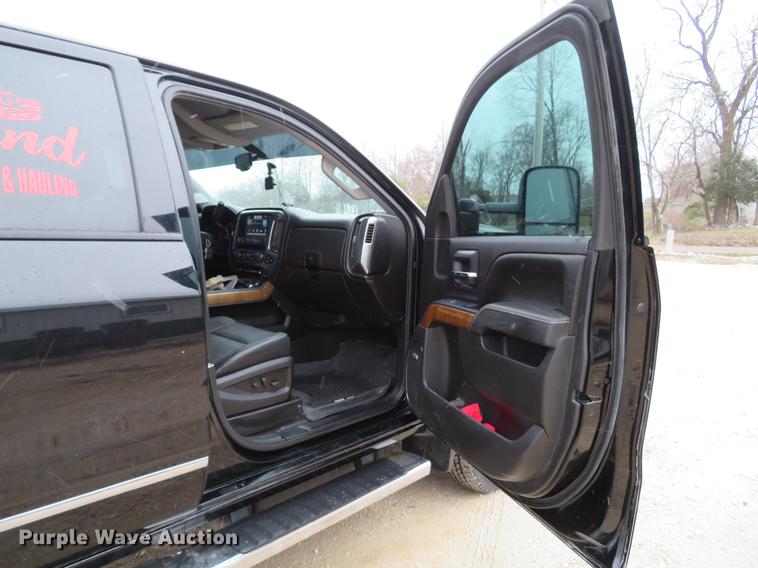 image for item DE5059 2015 Chevrolet Silverado 3500HD LTZ Crew Cab pickup truck
