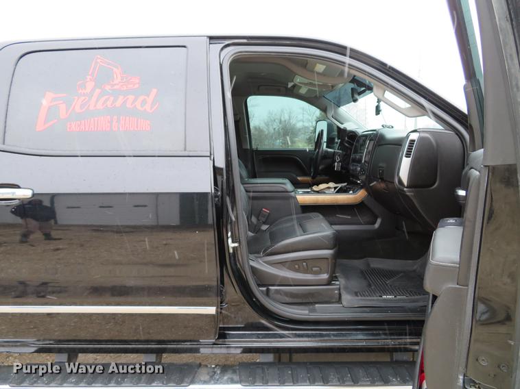 image for item DE5059 2015 Chevrolet Silverado 3500HD LTZ Crew Cab pickup truck