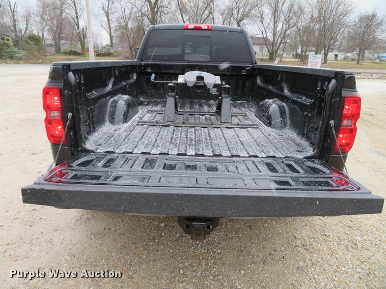 image for item DE5059 2015 Chevrolet Silverado 3500HD LTZ Crew Cab pickup truck