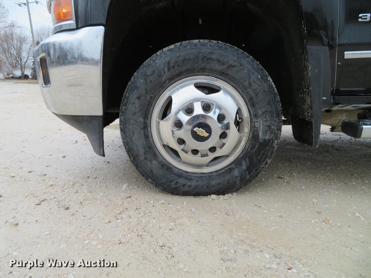 image for item DE5059 2015 Chevrolet Silverado 3500HD LTZ Crew Cab pickup truck
