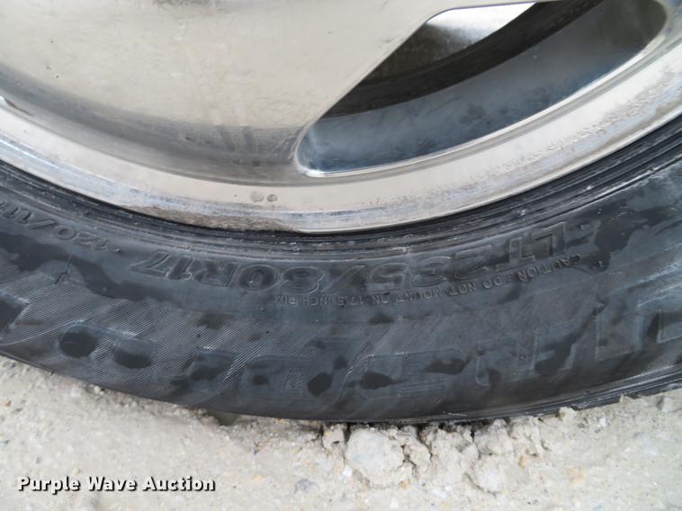 image for item DE5059 2015 Chevrolet Silverado 3500HD LTZ Crew Cab pickup truck