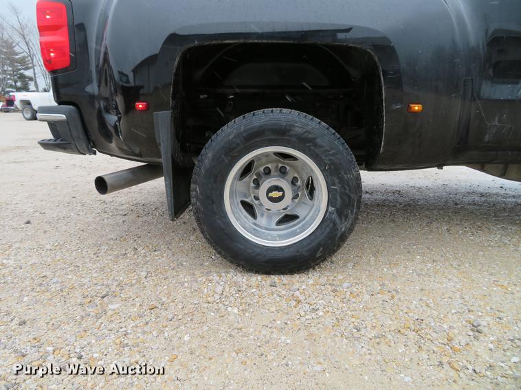 image for item DE5059 2015 Chevrolet Silverado 3500HD LTZ Crew Cab pickup truck