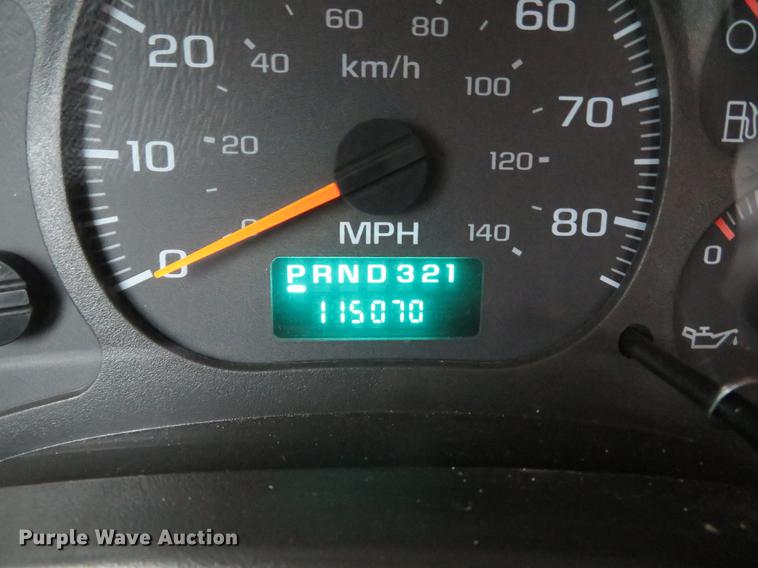 image for item DE5067 2005 GMC C5500 Crew Cab flatbed truck