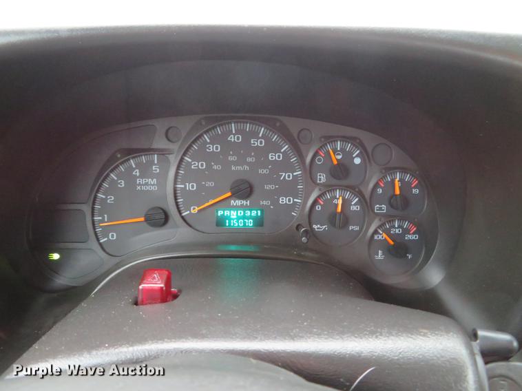 image for item DE5067 2005 GMC C5500 Crew Cab flatbed truck