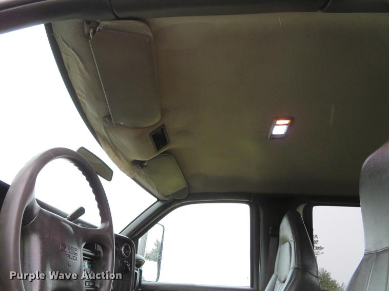 image for item DE5067 2005 GMC C5500 Crew Cab flatbed truck