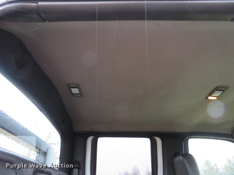 image for item DE5067 2005 GMC C5500 Crew Cab flatbed truck