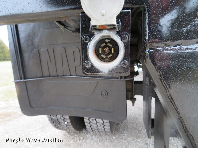 image for item DE5067 2005 GMC C5500 Crew Cab flatbed truck